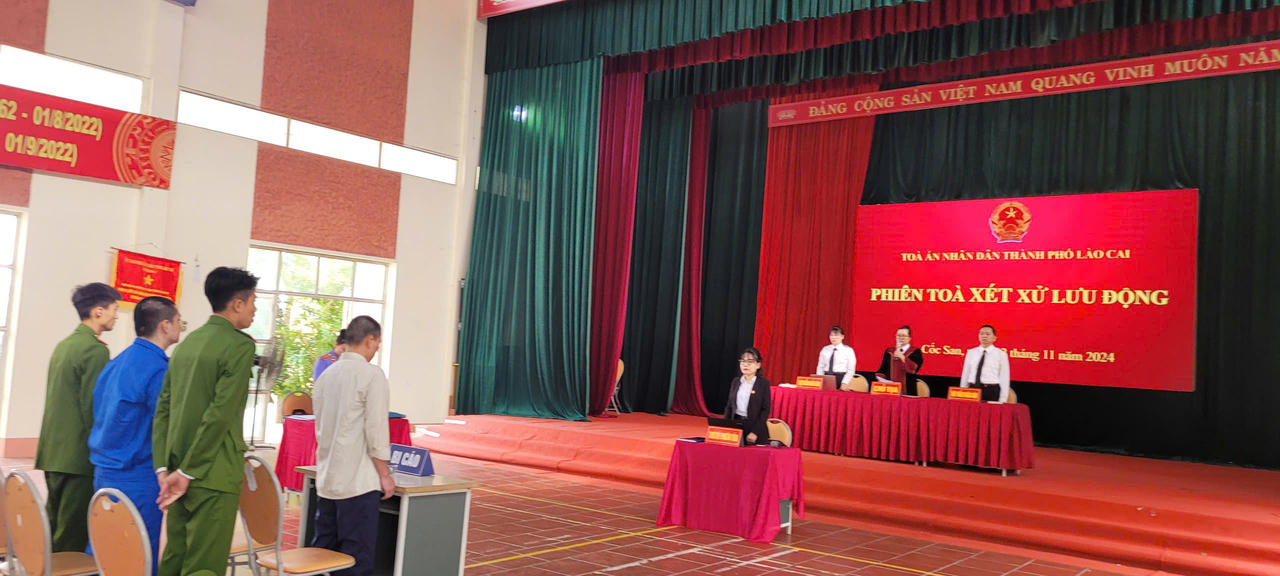 Xét xử lưu động 2 vụ án hình sự về ma túy tại xã Cốc San