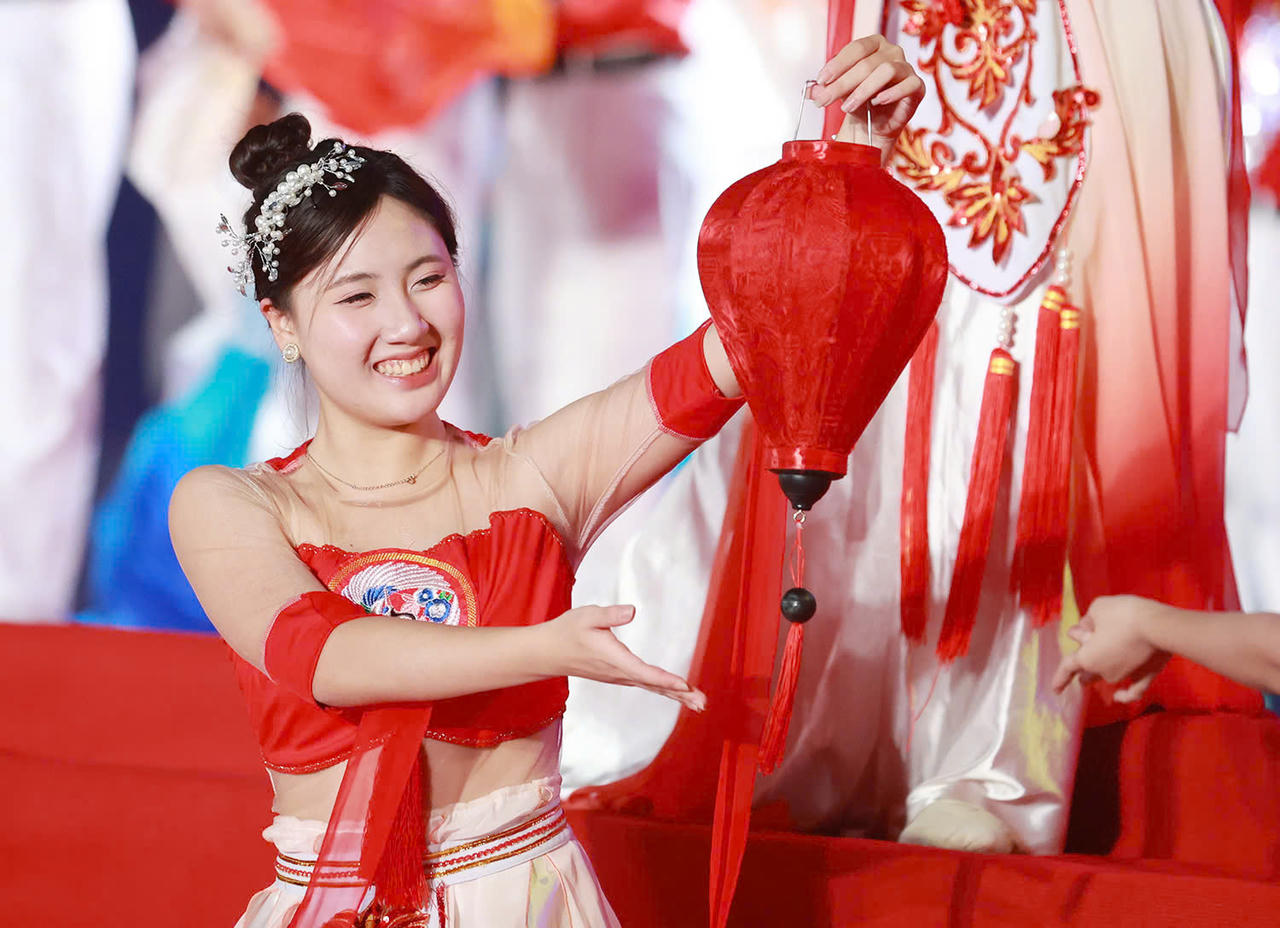 Giao lưu văn nghệ chào mừng dịp kỷ niệm 20 năm ngày thành lập TP Lào Cai