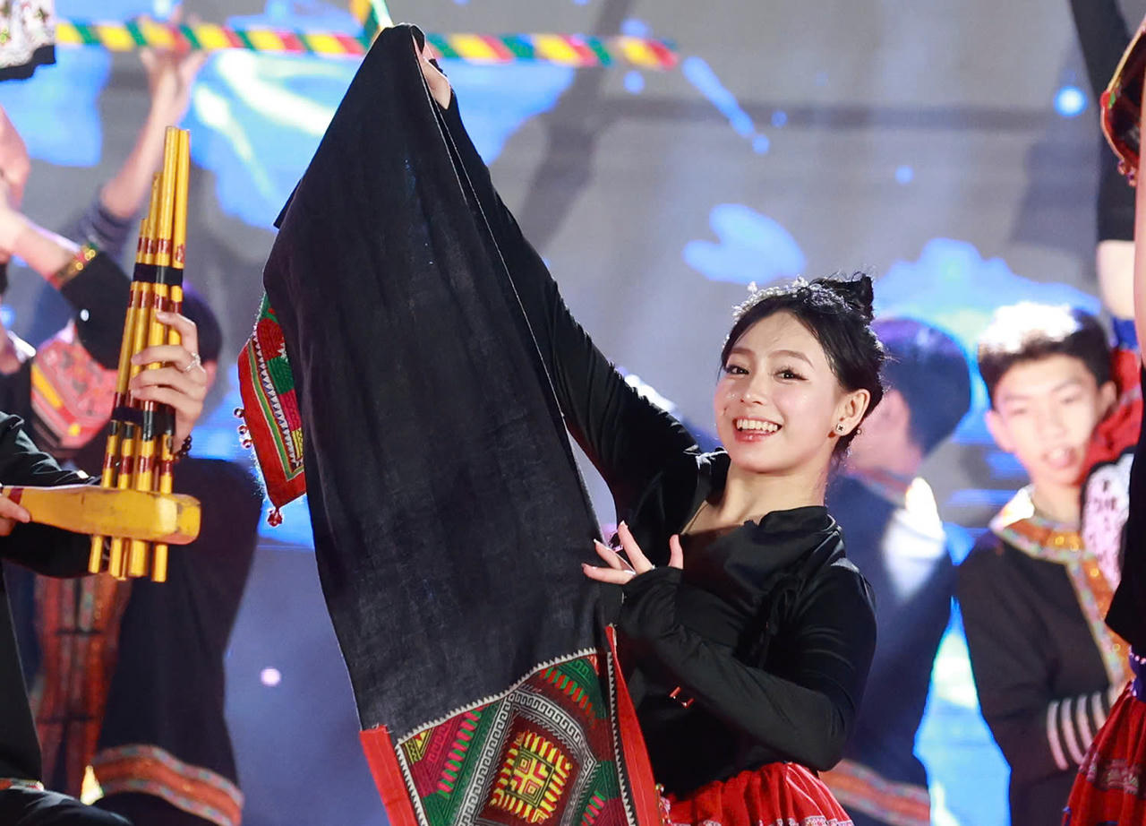 Giao lưu văn nghệ chào mừng dịp kỷ niệm 20 năm ngày thành lập TP Lào Cai