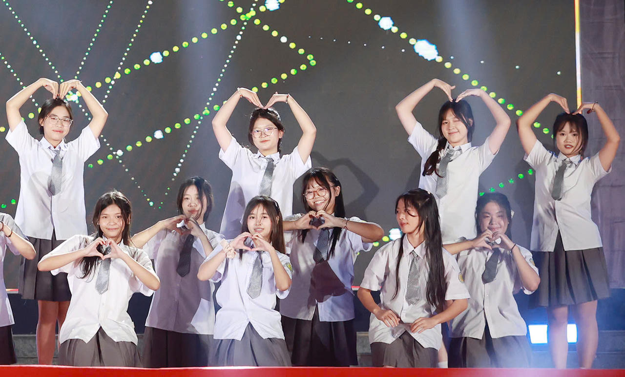 Giao lưu văn nghệ chào mừng dịp kỷ niệm 20 năm ngày thành lập TP Lào Cai