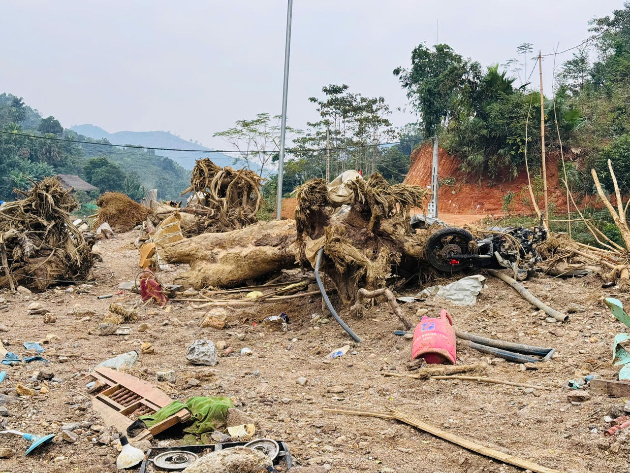 Xây dựng khu tưởng niệm ở Làng Nủ