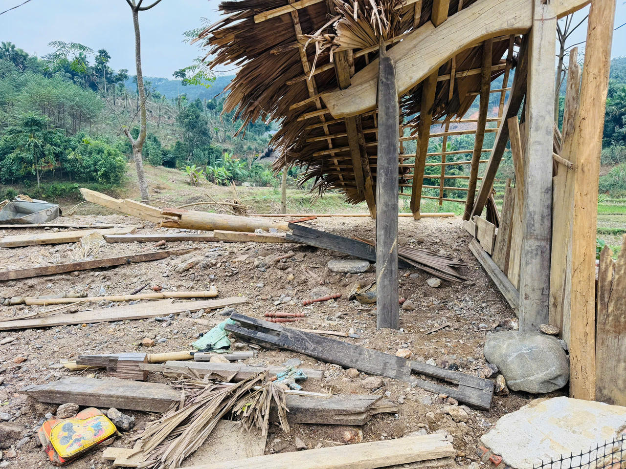 Xây dựng khu tưởng niệm ở Làng Nủ