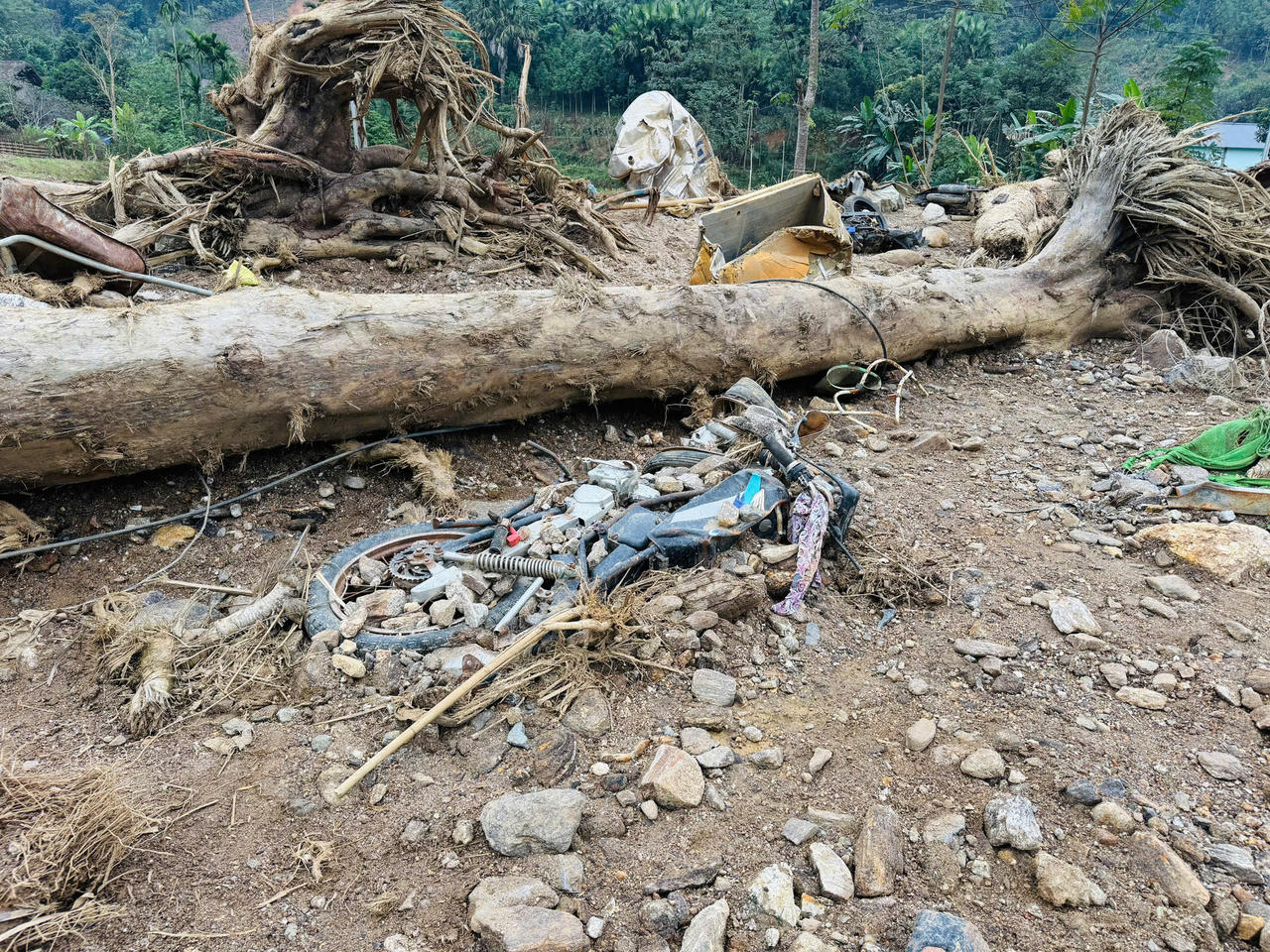 Xây dựng khu tưởng niệm ở Làng Nủ