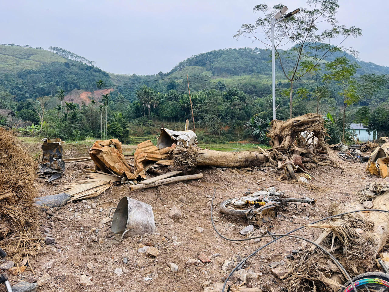 Xây dựng khu tưởng niệm ở Làng Nủ