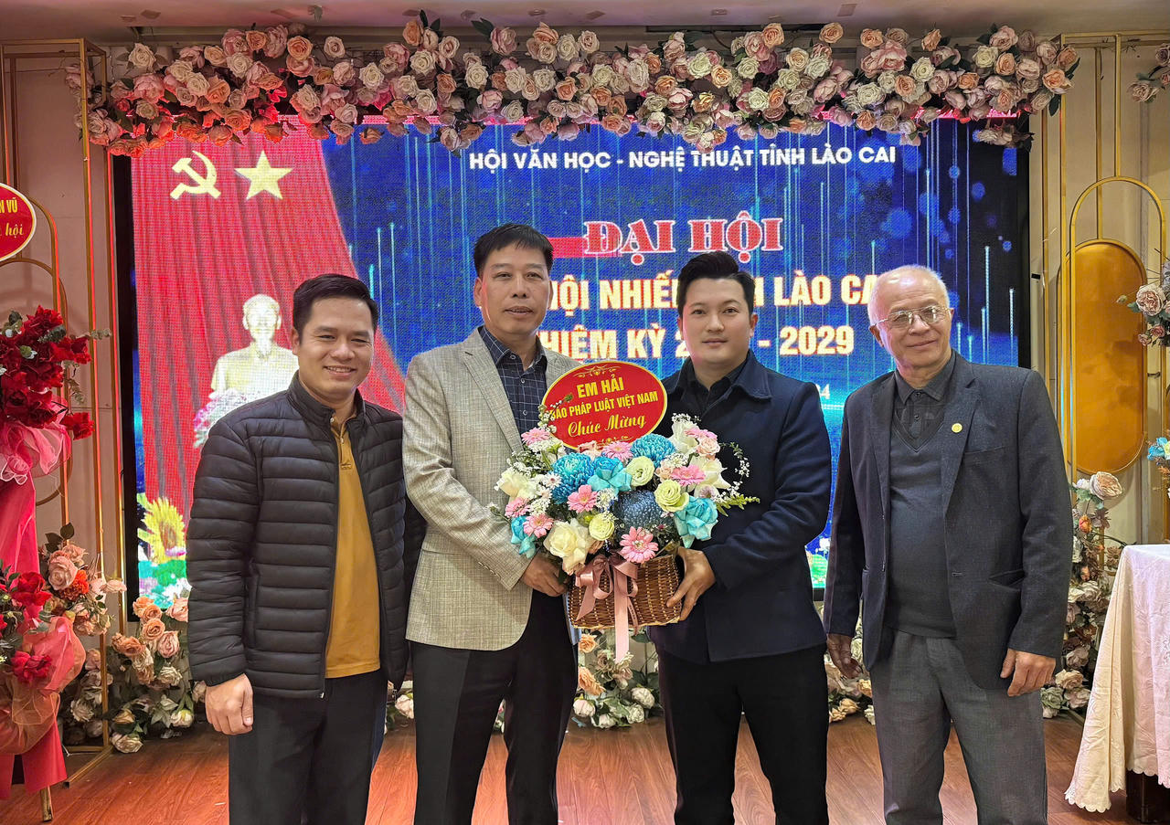 Nghệ sỹ nhiếp ảnh Phạm Gia Chiến tái đắc cử Chi hội trưởng Chi hội Nhiếp ảnh Lào Cai 