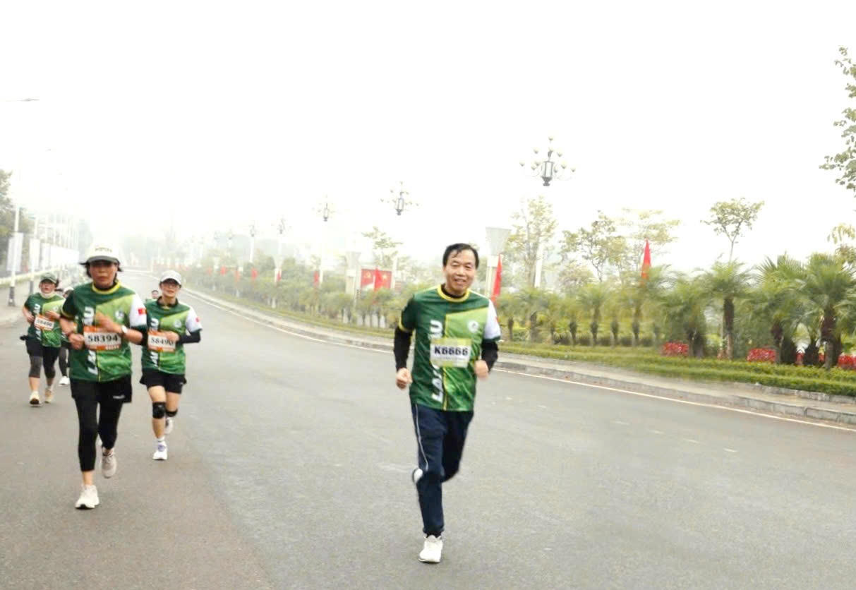 Hơn 1.000 người tham gia Giải Marathon Lai Châu năm 2024