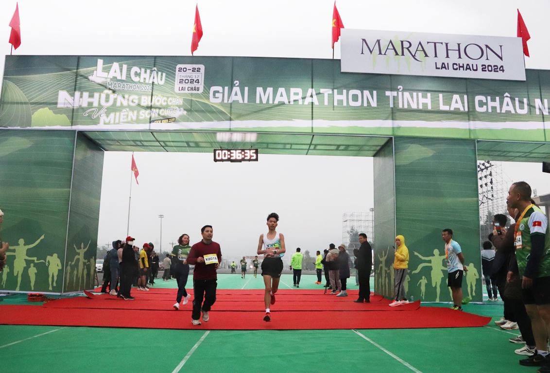 Hơn 1.000 người tham gia Giải Marathon Lai Châu năm 2024