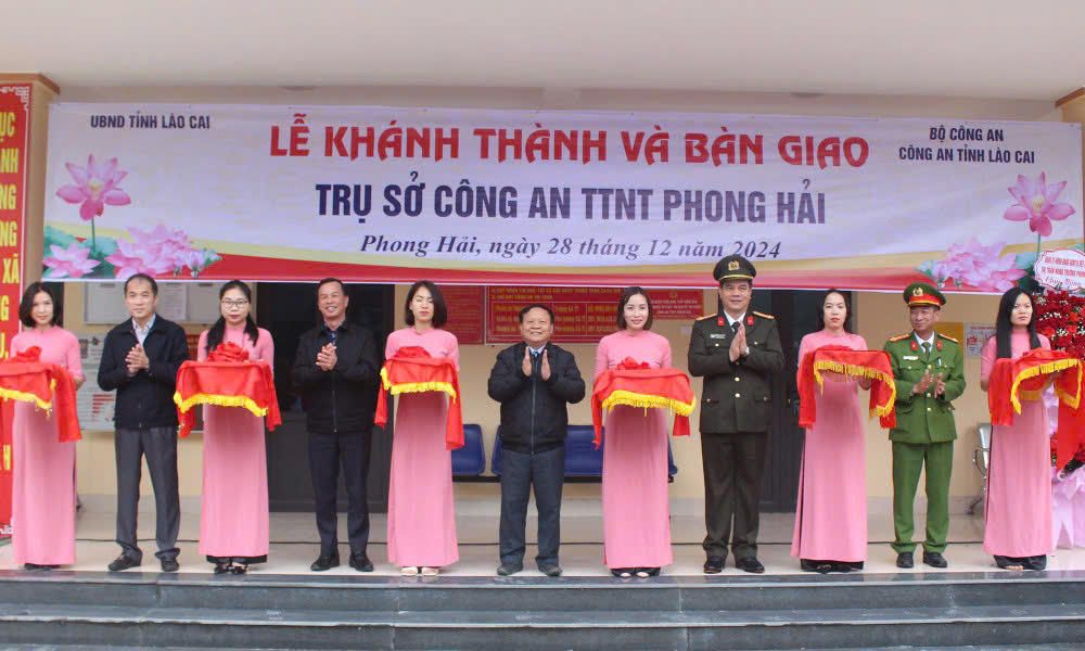 Khánh thành và bàn giao trụ sở công an xã ở Lào Cai