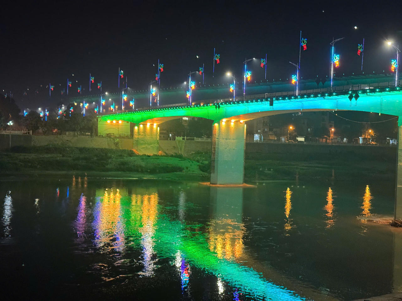 "Thay áo" cho cầu Phố Mới - Điểm nhấn hạ tầng tại Lào Cai