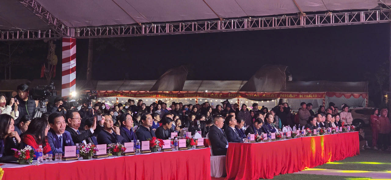 Mãn nhãn màn trình diễn nghệ thuật Chào Xuân qua biên giới Việt Nam - Trung Quốc năm 2025