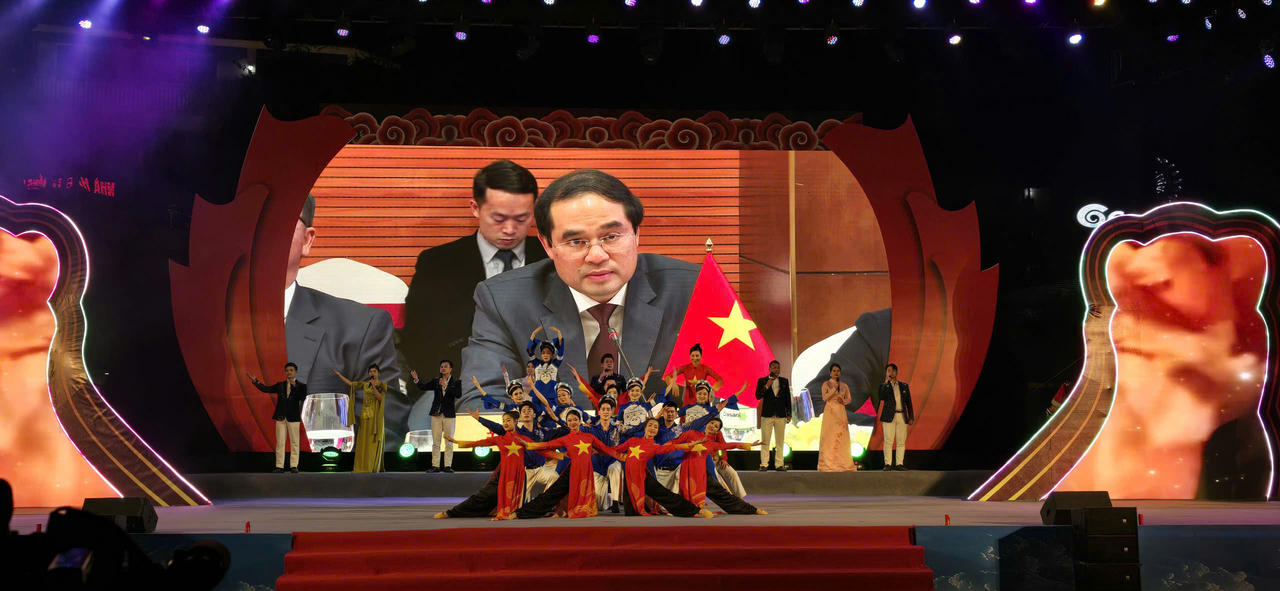 Mãn nhãn màn trình diễn nghệ thuật Chào Xuân qua biên giới Việt Nam - Trung Quốc năm 2025