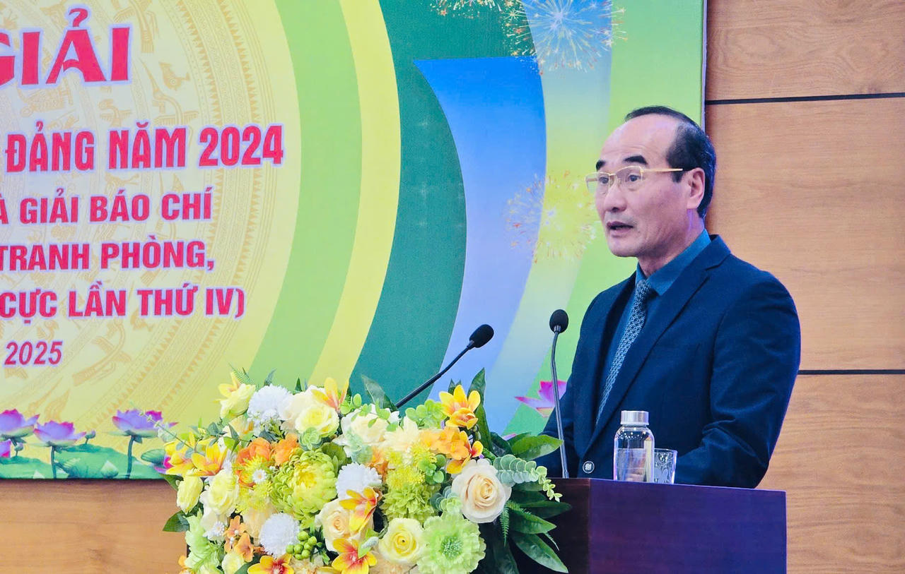 Phóng viên Báo Pháp luật Việt Nam đạt giải khuyến khích Giải Búa liềm vàng tỉnh Lào Cai