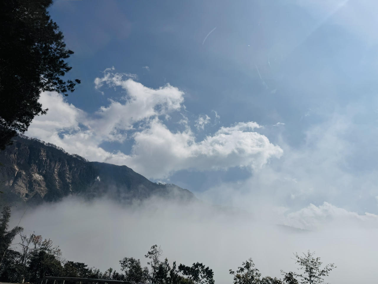 Ngắm biển mây Y Tý đầu năm mới 