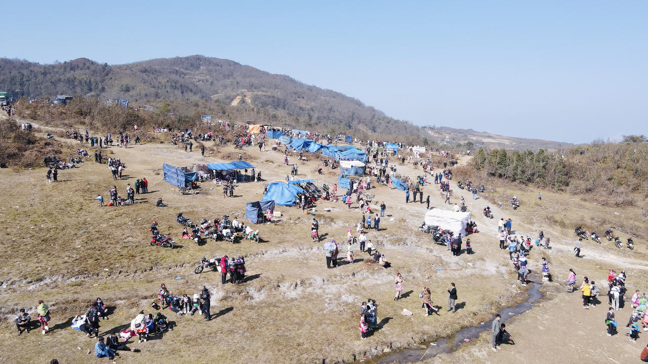 Rộn ràng du xuân tìm bạn đời trên vùng cao Y Tý 