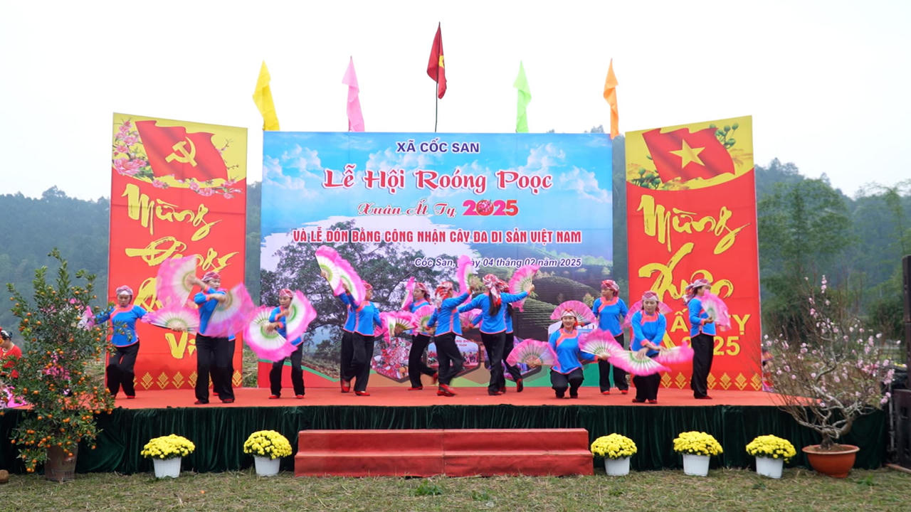 Sôi nổi không khí lễ hội đầu năm tại tỉnh Lào Cai