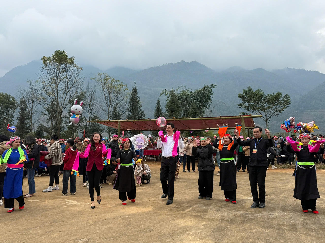 Sôi nổi không khí lễ hội đầu năm tại tỉnh Lào Cai