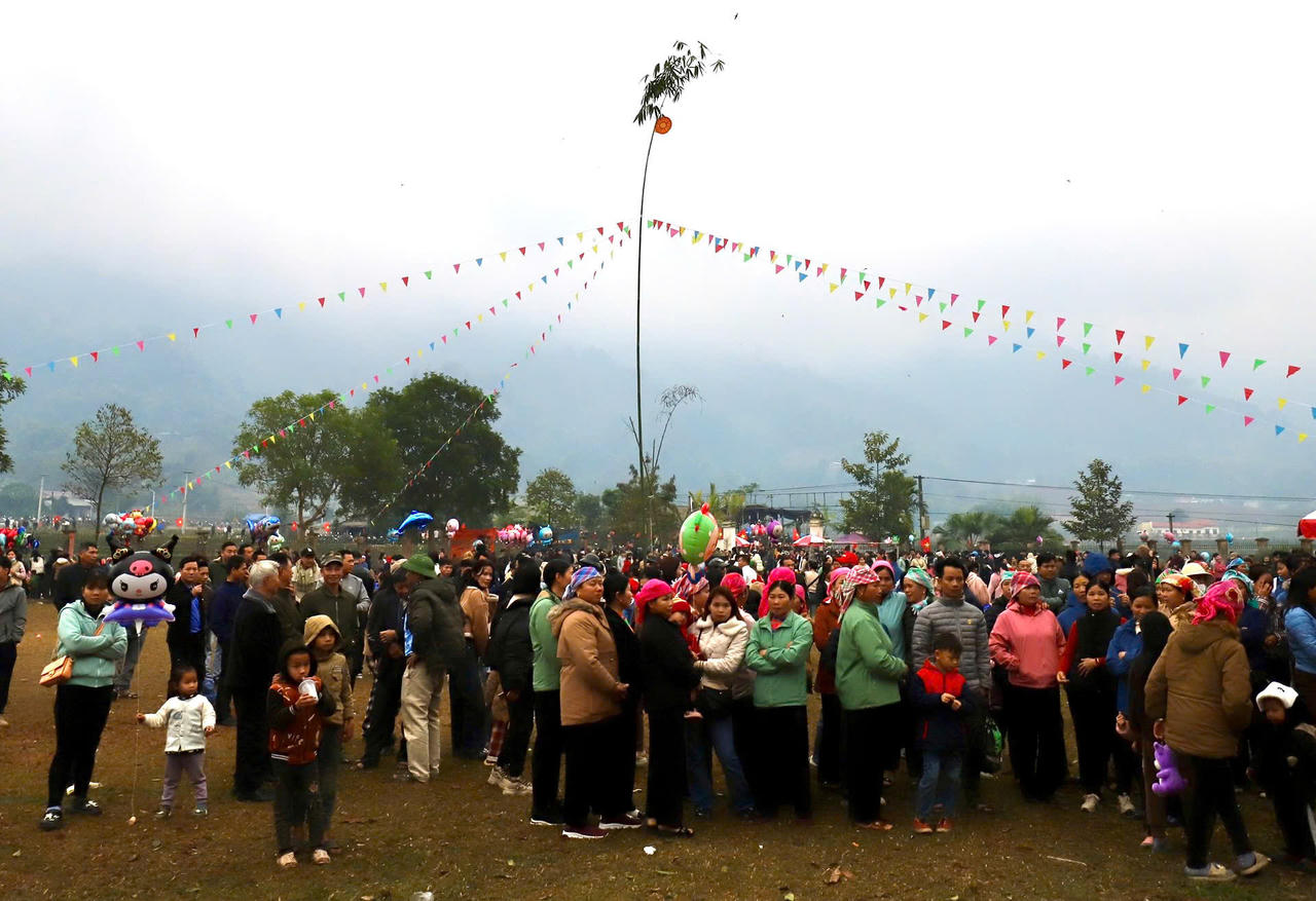 Sôi nổi không khí lễ hội đầu năm tại tỉnh Lào Cai