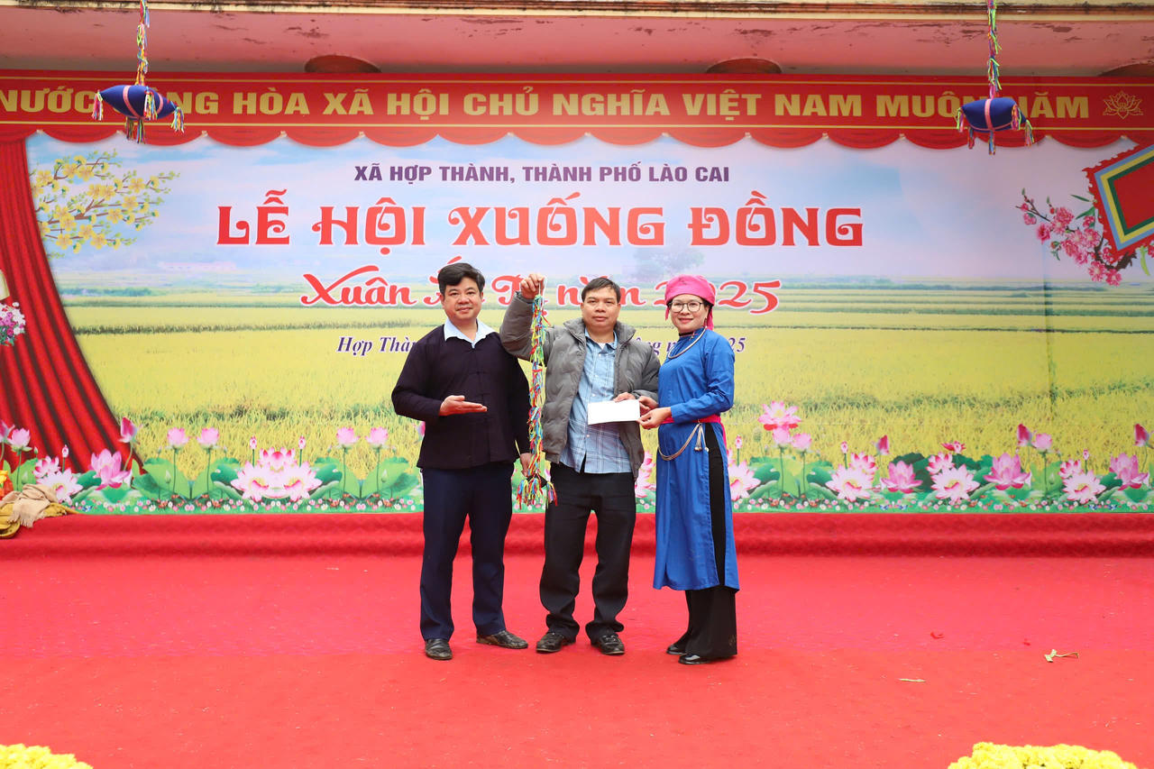 Sôi nổi không khí lễ hội đầu năm tại tỉnh Lào Cai