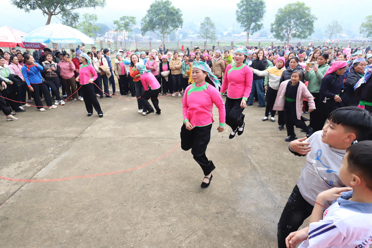 Sôi nổi không khí lễ hội đầu năm tại tỉnh Lào Cai