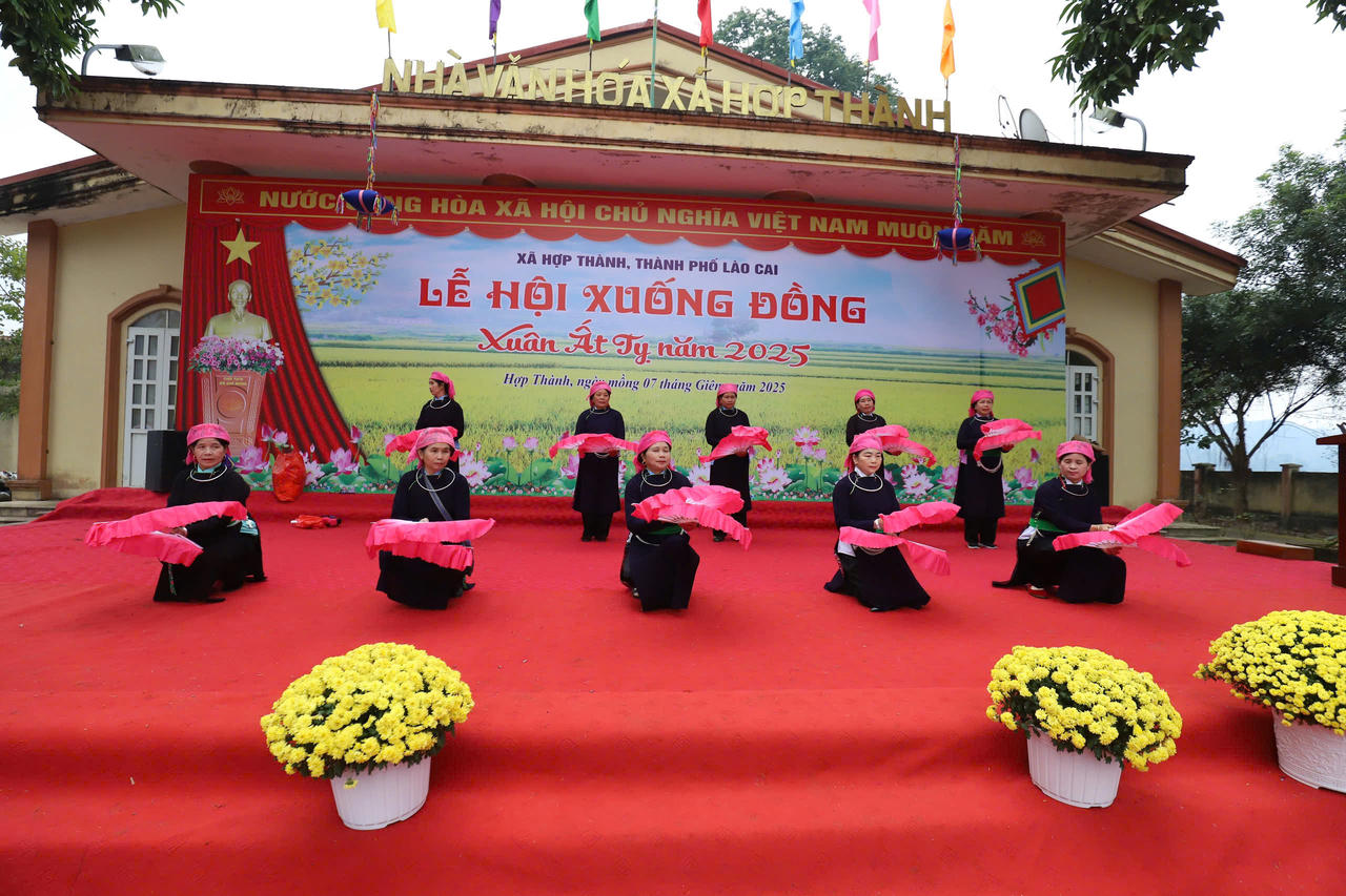 Sôi nổi không khí lễ hội đầu năm tại tỉnh Lào Cai