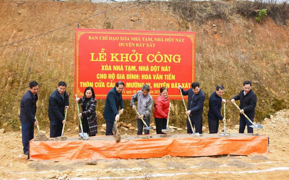 Bí thư Tỉnh ủy Lào Cai Trịnh Xuân Trường dự Lễ ra quân xoá nhà tạm, nhà dột nát tại huyện Bát Xát