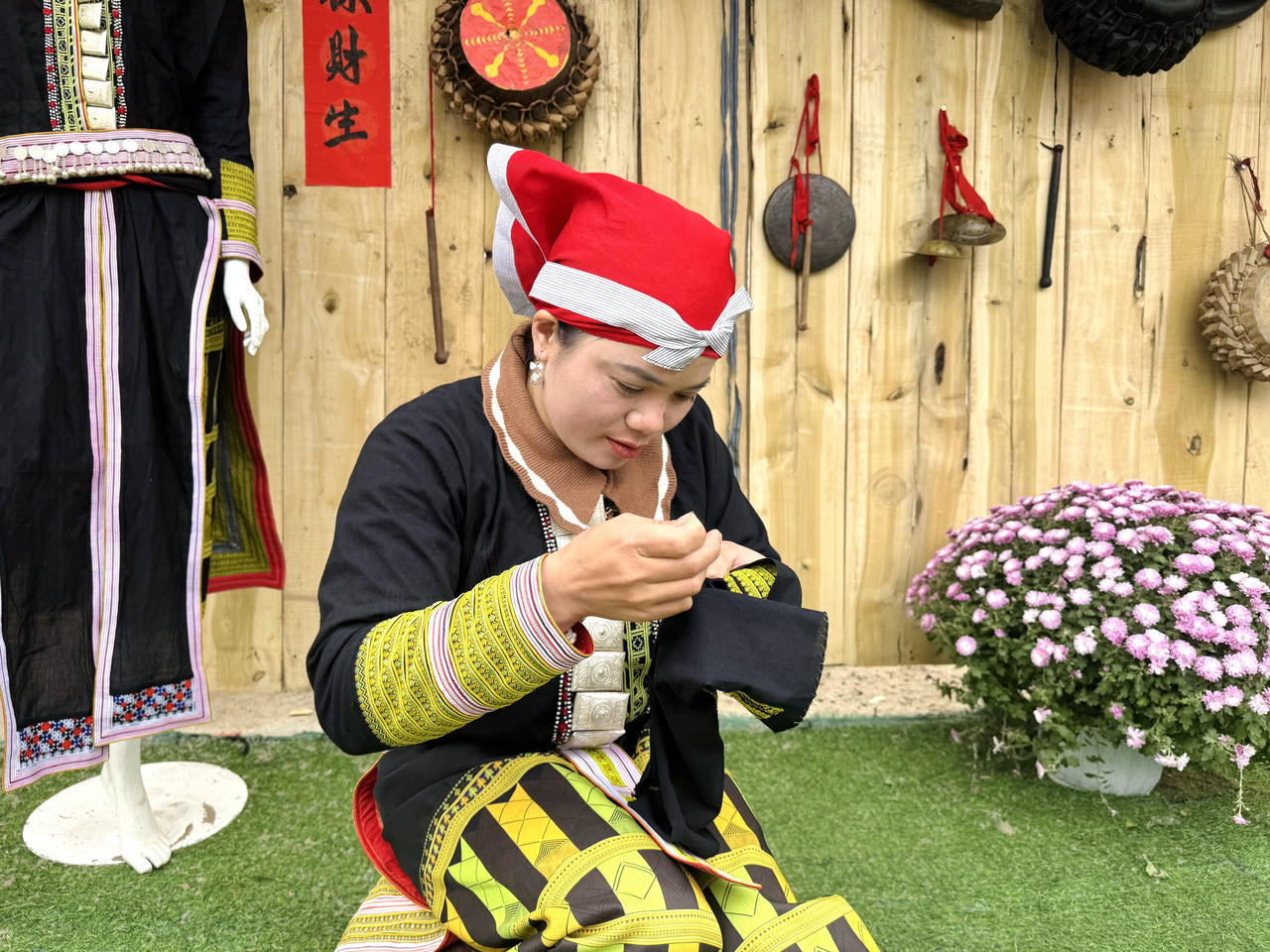 Không gian văn hóa Việt tại Lễ hội Đền Thượng Lào Cai thu hút đông đảo du khách