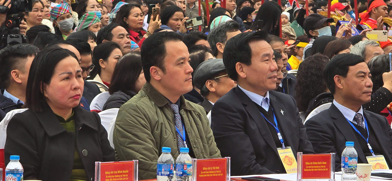 Linh thiêng lễ hội Đền Thượng 