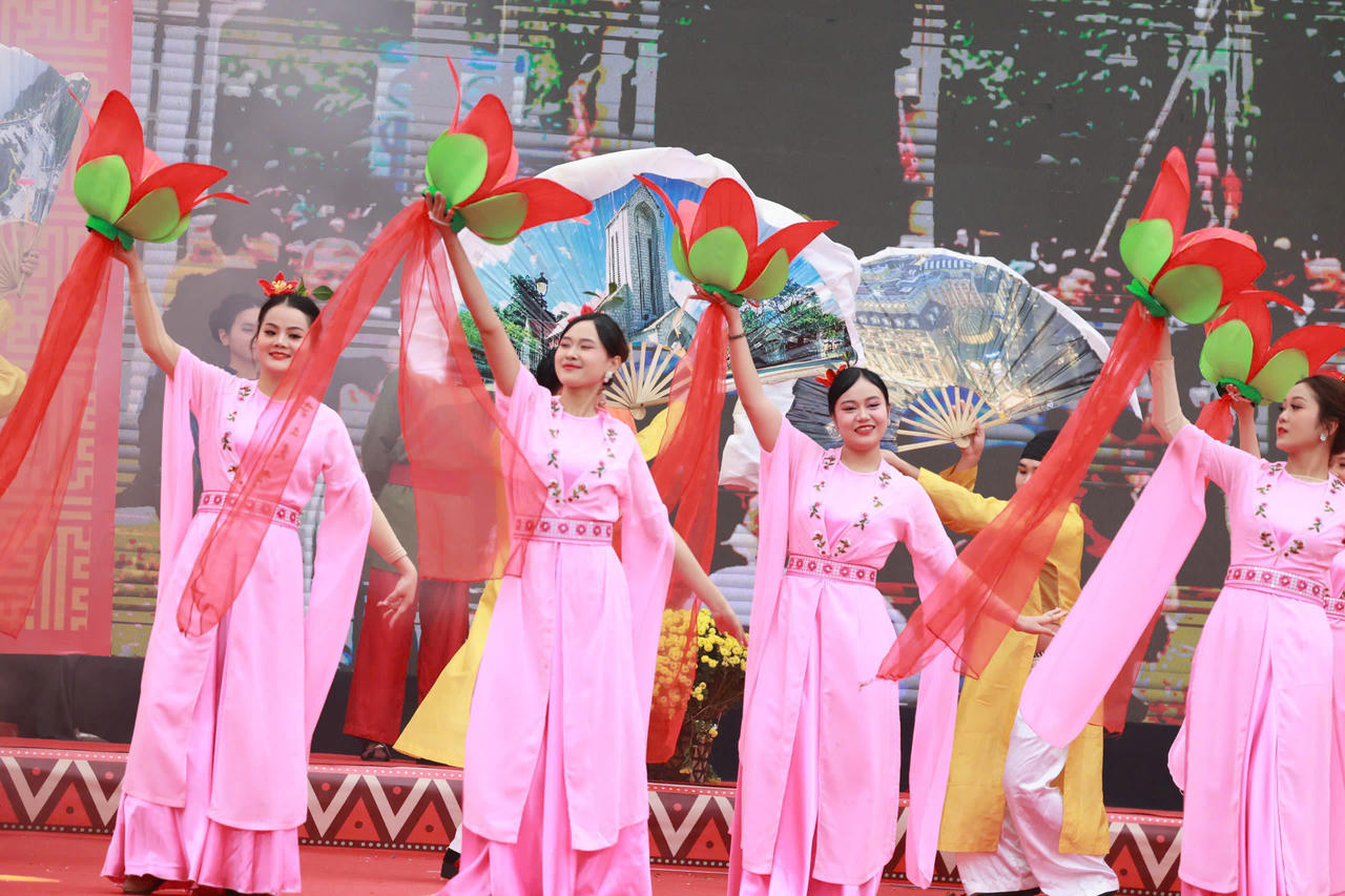 Linh thiêng lễ hội Đền Thượng 