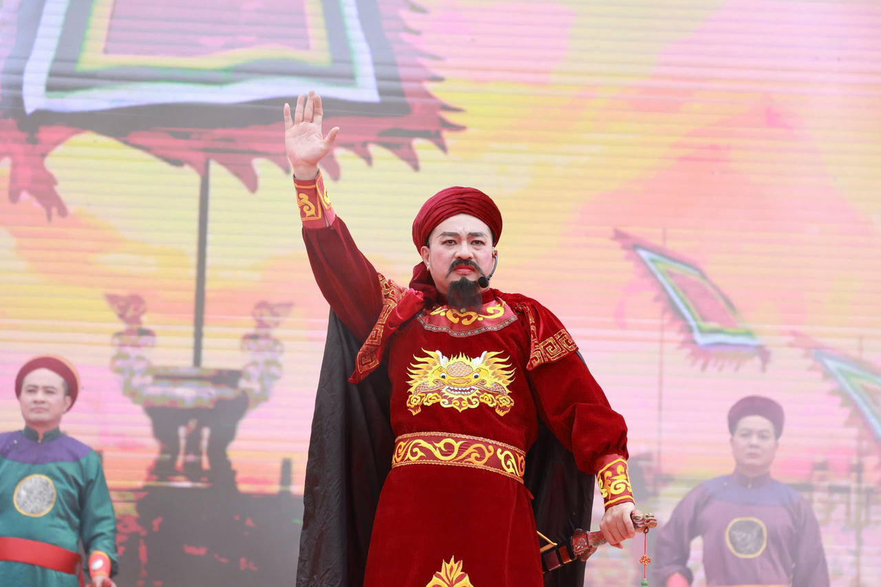 Linh thiêng lễ hội Đền Thượng 