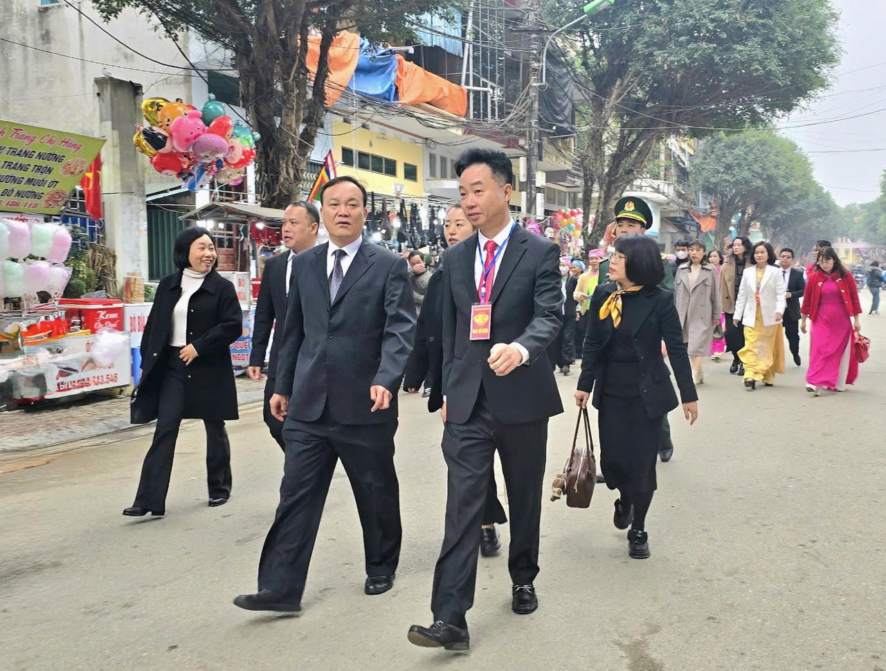 Đoàn công tác huyện Hà Khẩu (Trung Quốc) dự Lễ hội đền Thượng năm 2025