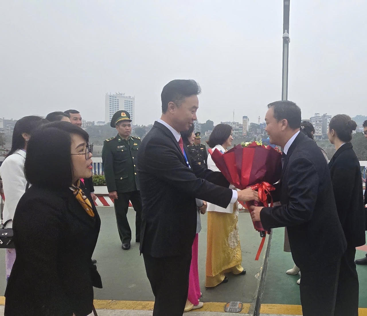 Đoàn công tác huyện Hà Khẩu (Trung Quốc) dự Lễ hội đền Thượng năm 2025