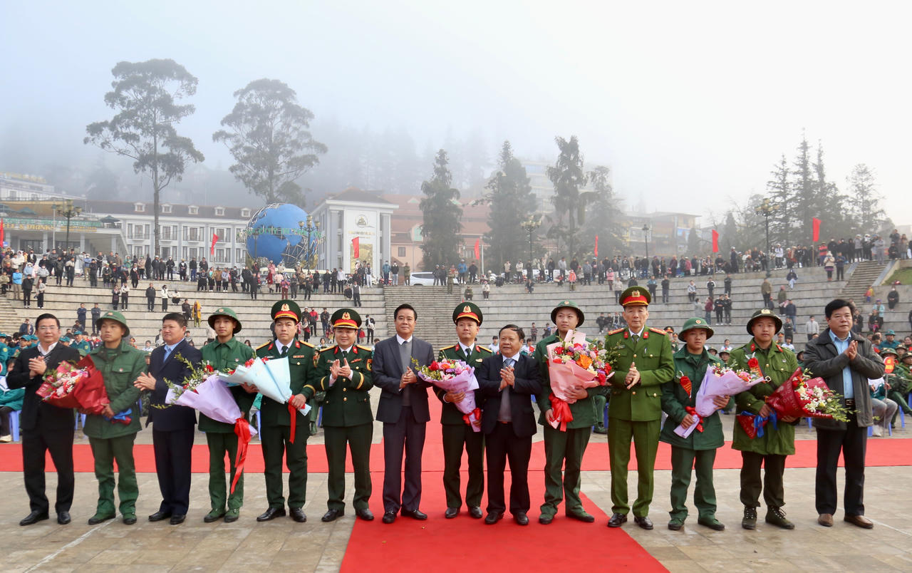 Sôi nổi không khí giao nhận quân tại Lào Cai