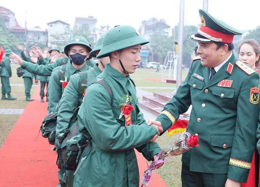 Sôi nổi không khí giao nhận quân tại Lào Cai