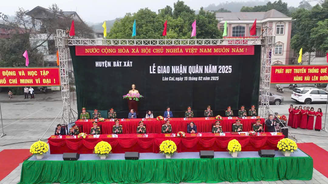 Sôi nổi không khí giao nhận quân tại Lào Cai
