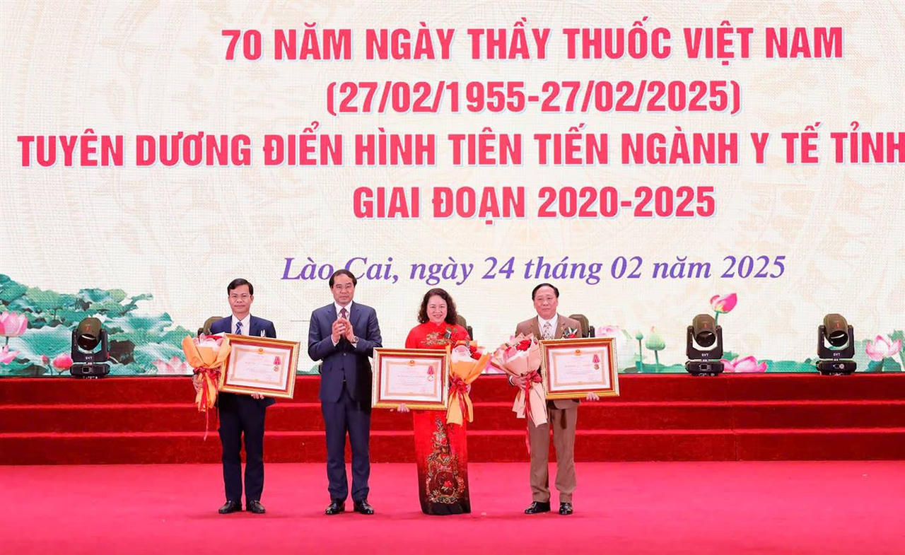 Ngành Y tế Lào Cai phấn đấu vươn lên, dẫn đầu các tỉnh vùng Tây Bắc