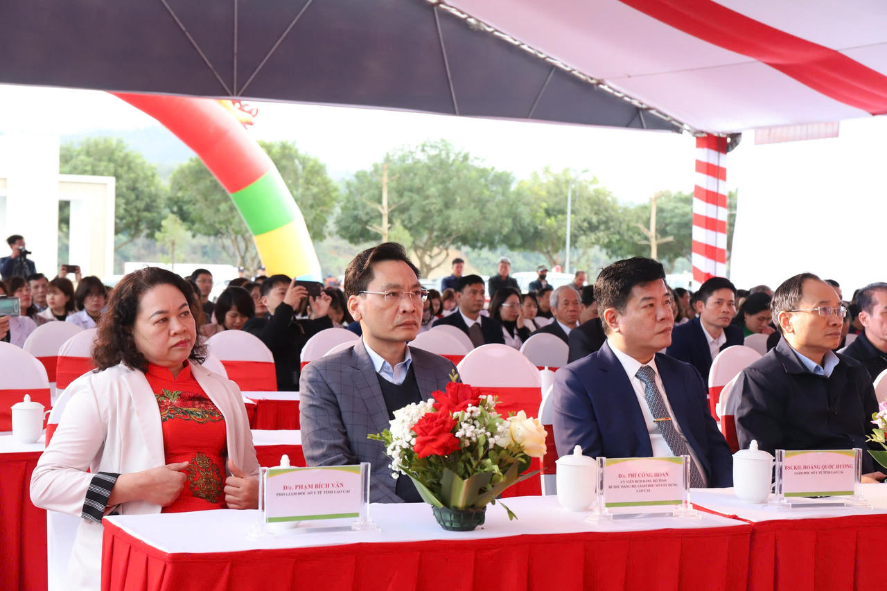 Ngành Y tế Lào Cai phấn đấu vươn lên, dẫn đầu các tỉnh vùng Tây Bắc