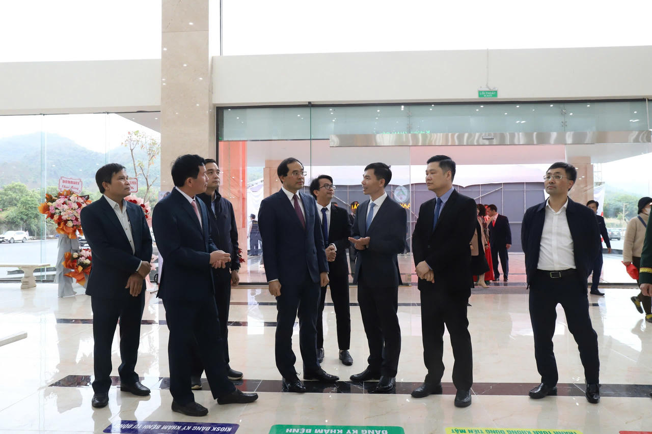 Ngành Y tế Lào Cai phấn đấu vươn lên, dẫn đầu các tỉnh vùng Tây Bắc