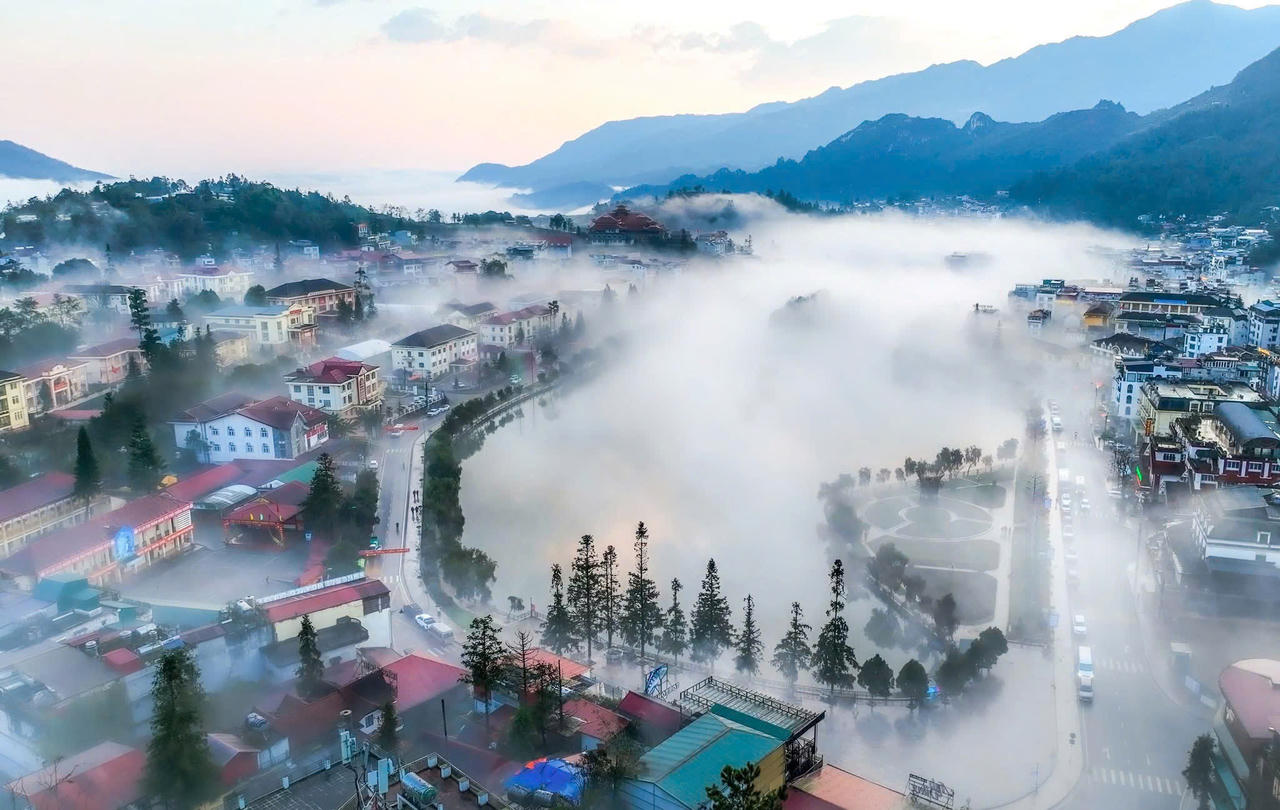 Xây dựng Lào Cai trở thành trung tâm kinh tế, chính trị, văn hóa, đối ngoại của vùng