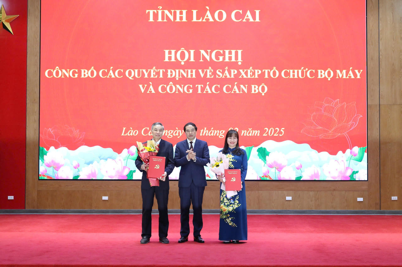 Tỉnh Lào Cai công bố quyết định về sắp xếp, tổ chức bộ máy và công tác cán bộ
