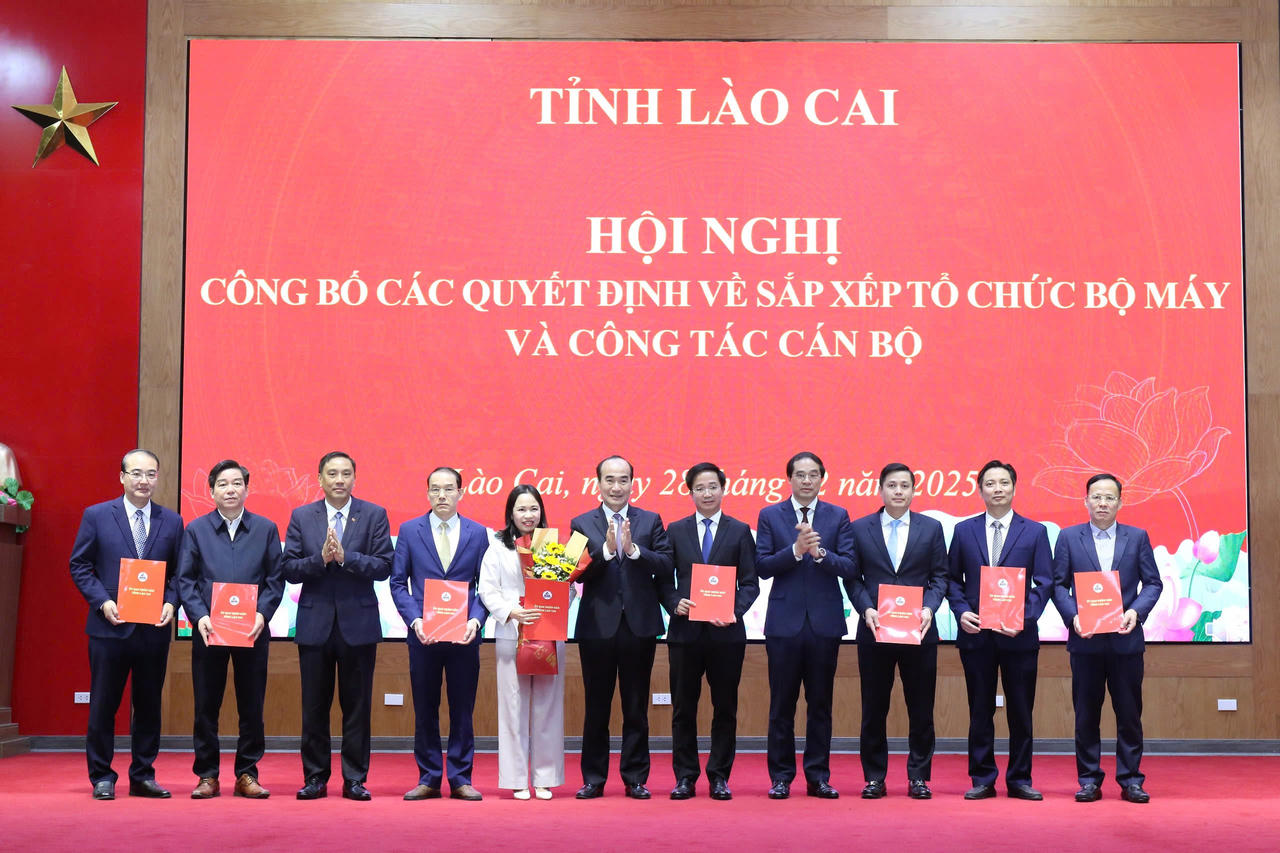 Tỉnh Lào Cai công bố quyết định về sắp xếp, tổ chức bộ máy và công tác cán bộ