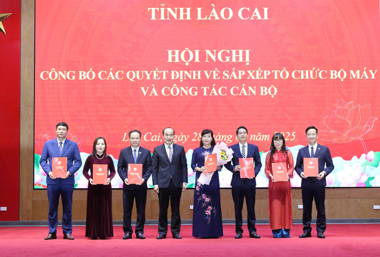 Tỉnh Lào Cai công bố quyết định về sắp xếp, tổ chức bộ máy và công tác cán bộ