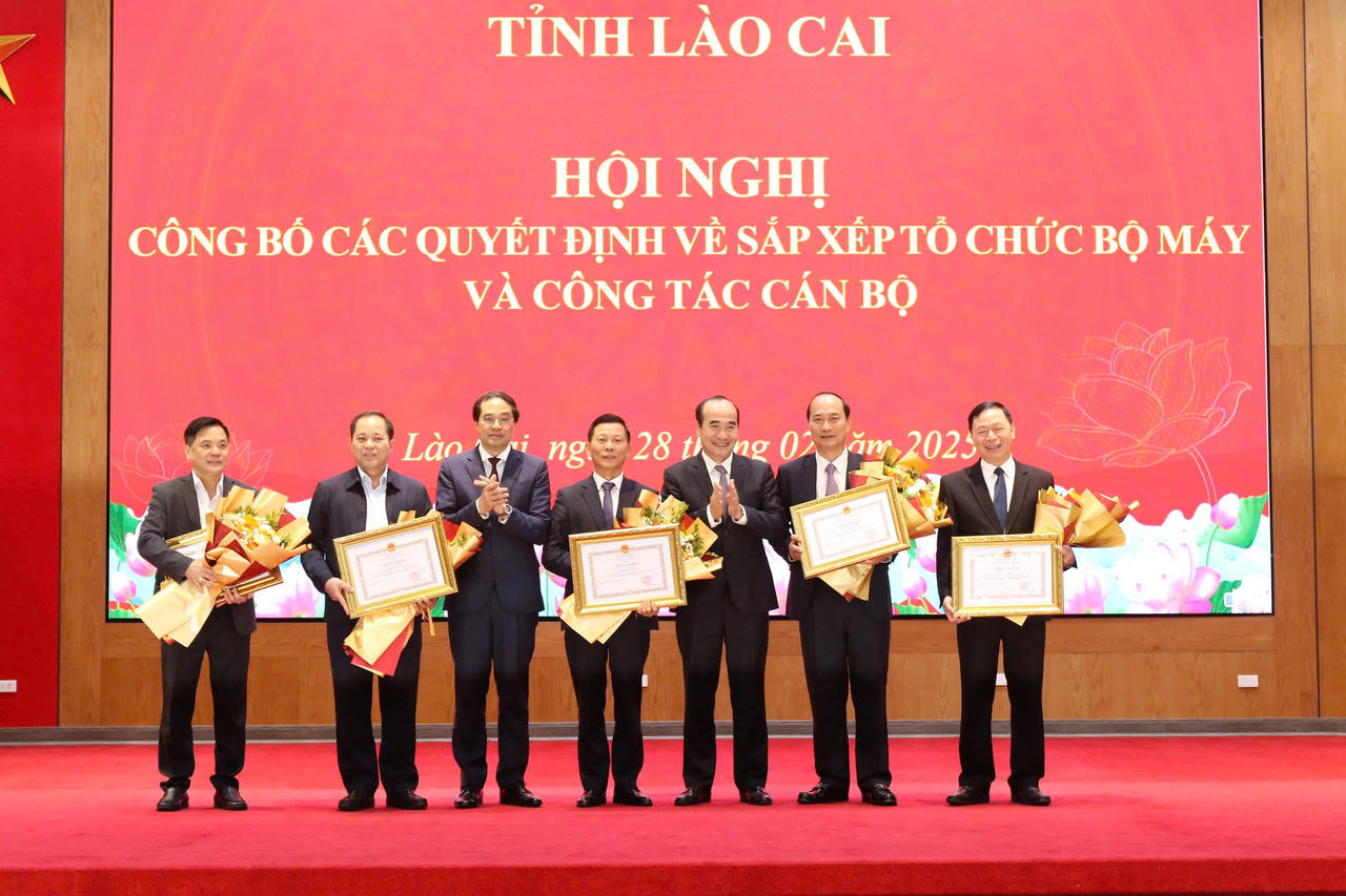 Tỉnh Lào Cai công bố quyết định về sắp xếp, tổ chức bộ máy và công tác cán bộ