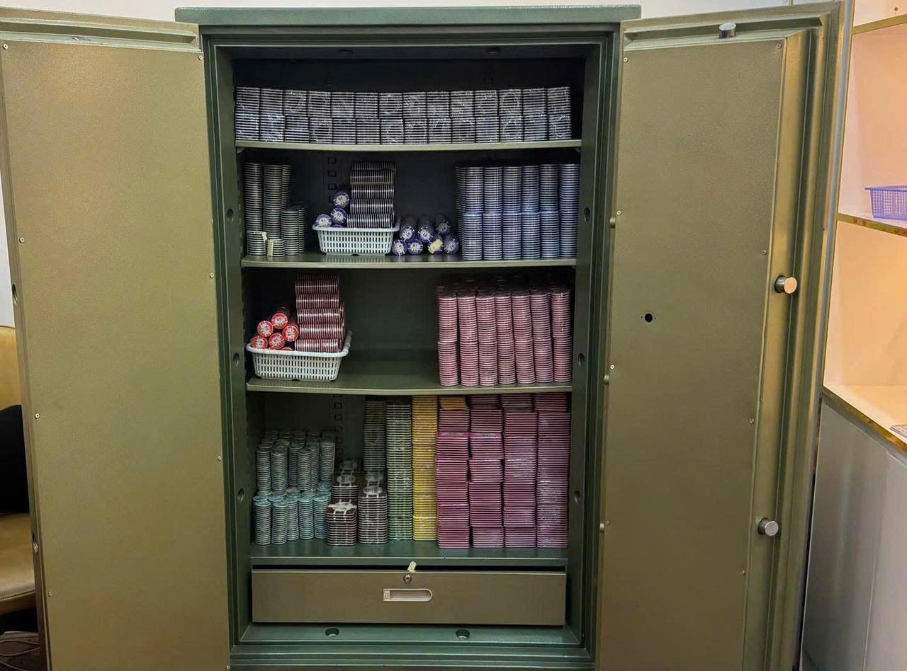 Phá sòng bạc quy mô lớn do nước ngoài cầm đầu, bắt gần 100 đối tượng 