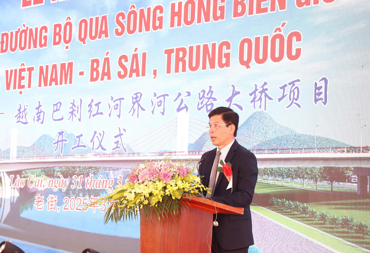 Khởi công xây dựng Cầu đường bộ 1.500 tỷ đồng bắc qua sông Hồng nối Việt Nam với Trung Quốc