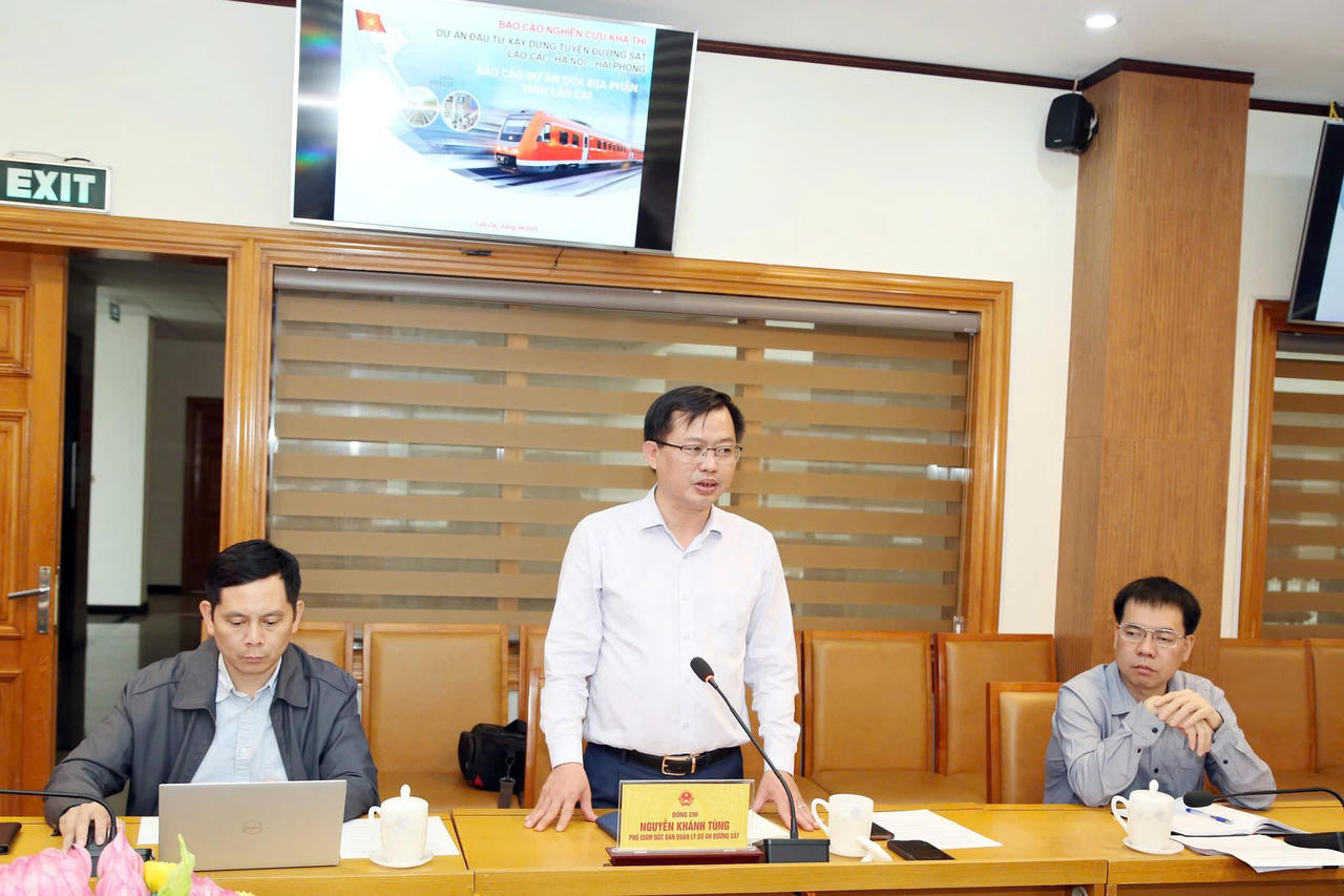Họp bàn triển khai Dự án đường sắt Lào Cai - Hà Nội - Hải Phòng