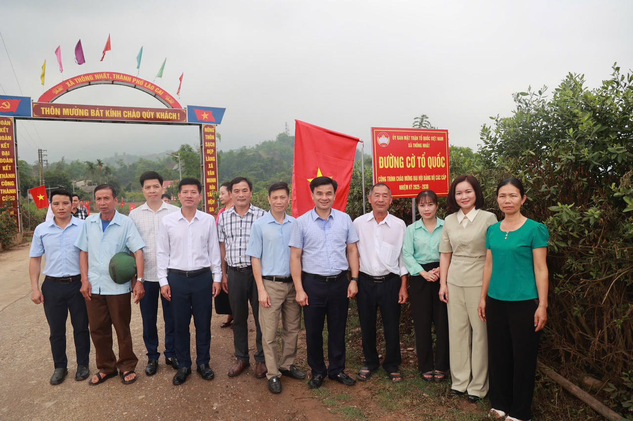 Thành ủy Lào Cai thăm hỏi, động viên các gia đình chính sách, người có công