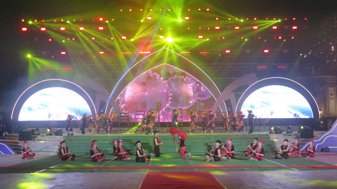 Khai mạc Lễ hội mùa hè 'Sa Pa - Xứ sở của tình yêu'