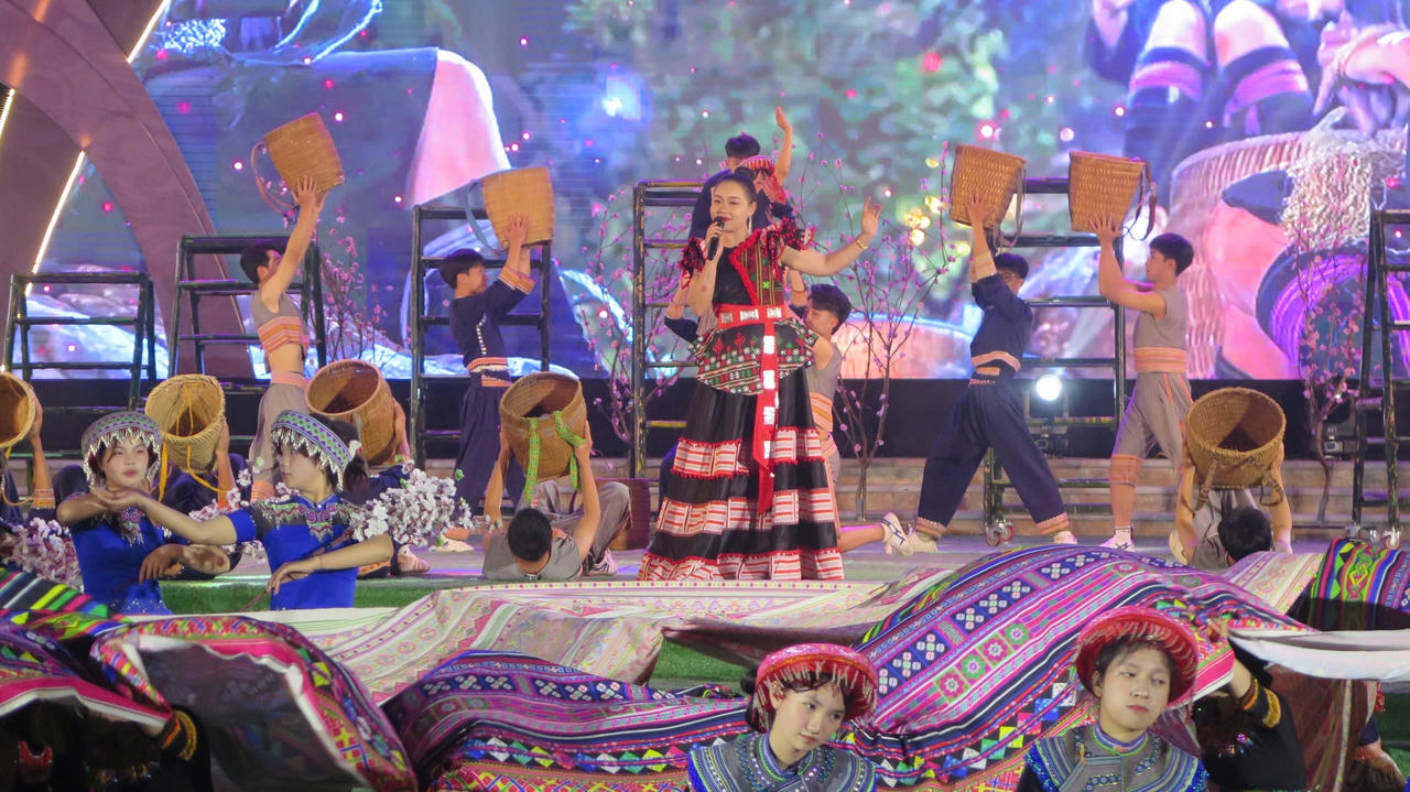 Khai mạc Lễ hội mùa hè 'Sa Pa - Xứ sở của tình yêu'