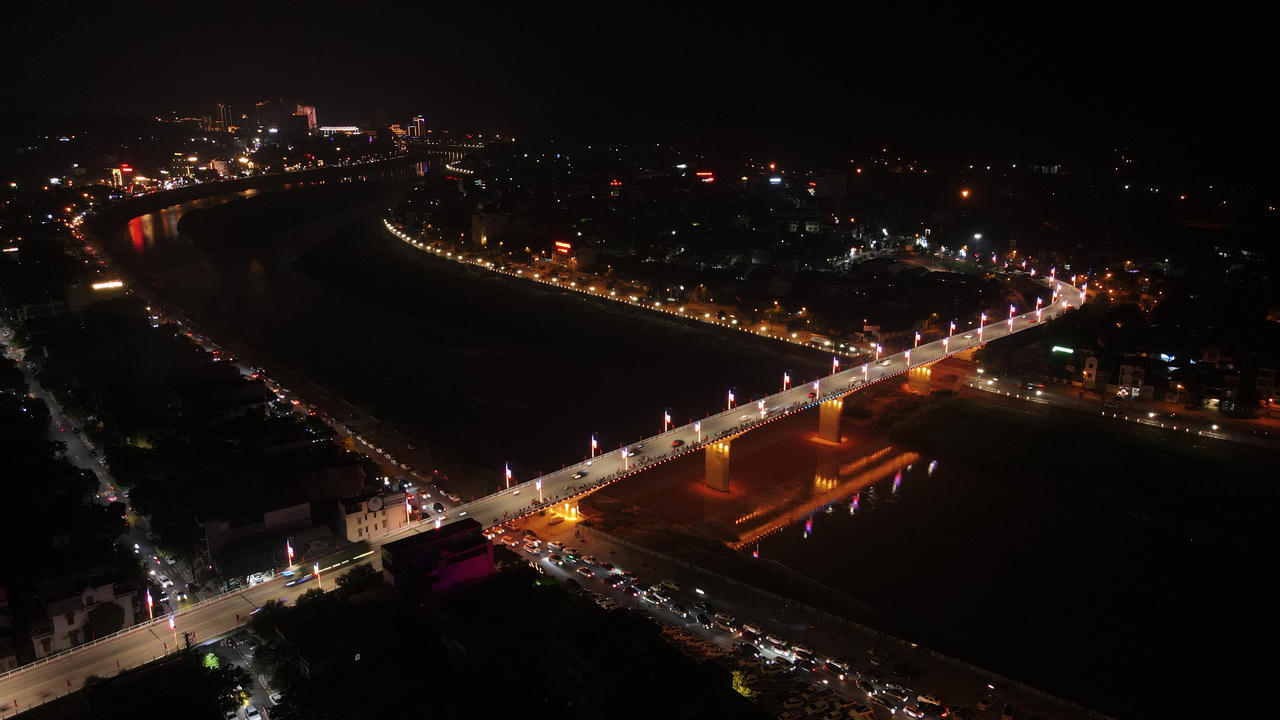 Hàng nghìn người tham dự đêm nhạc 'Mừng ngày hội non sông' tại Lào Cai