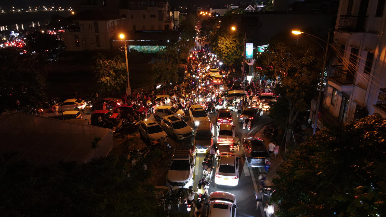 Hàng nghìn người tham dự đêm nhạc 'Mừng ngày hội non sông' tại Lào Cai